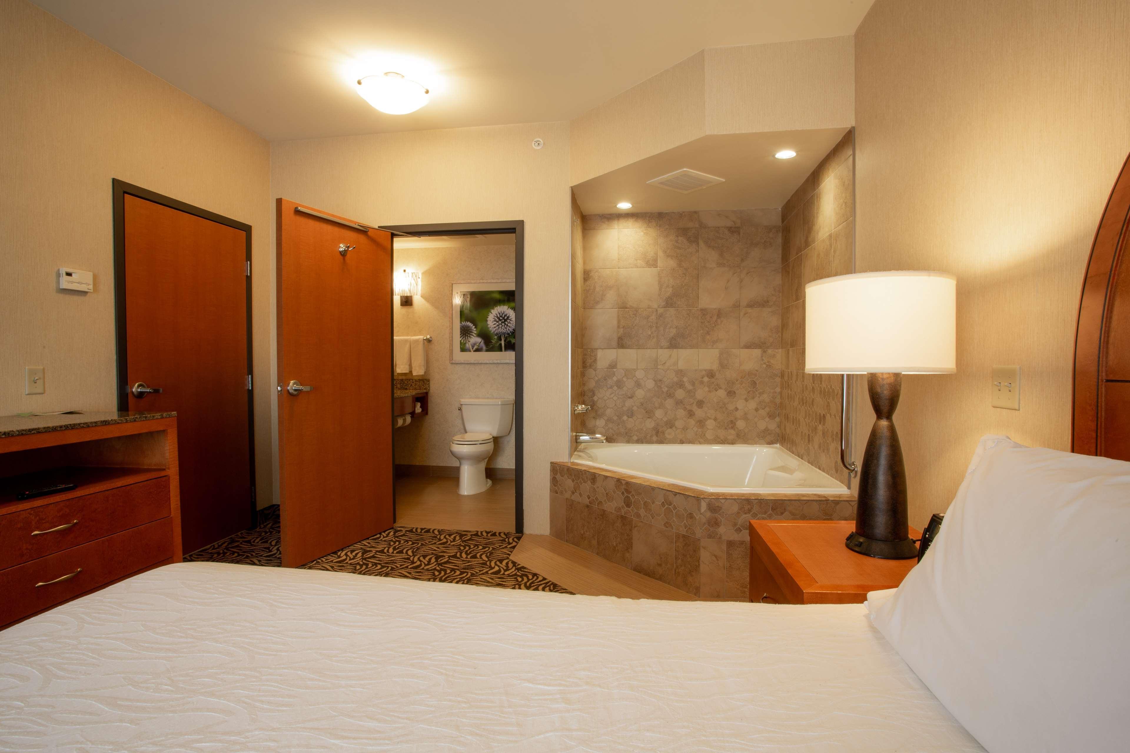 Hilton Garden Inn Cedar Falls Conference Center Eksteriør billede