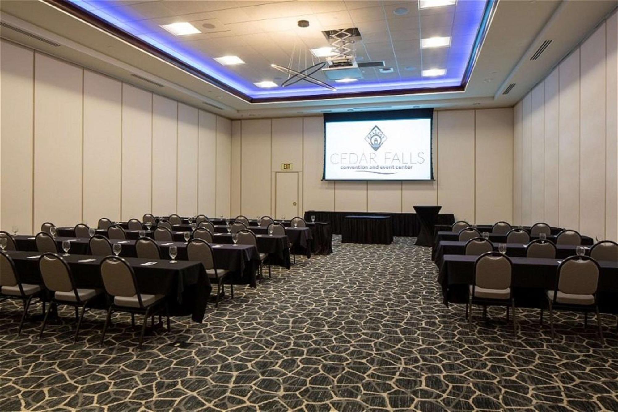 Hilton Garden Inn Cedar Falls Conference Center Eksteriør billede